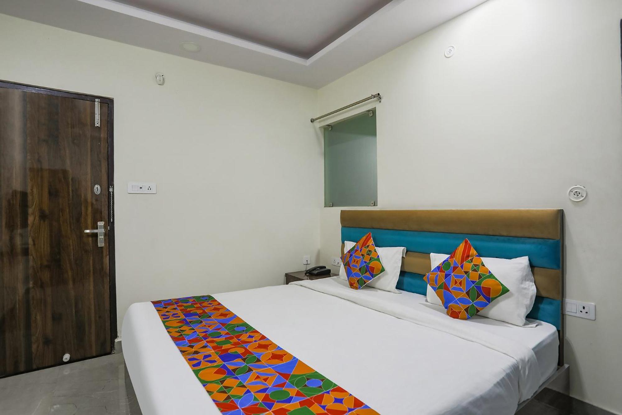Fabhotel Sm Palace Chinhat Extérieur photo