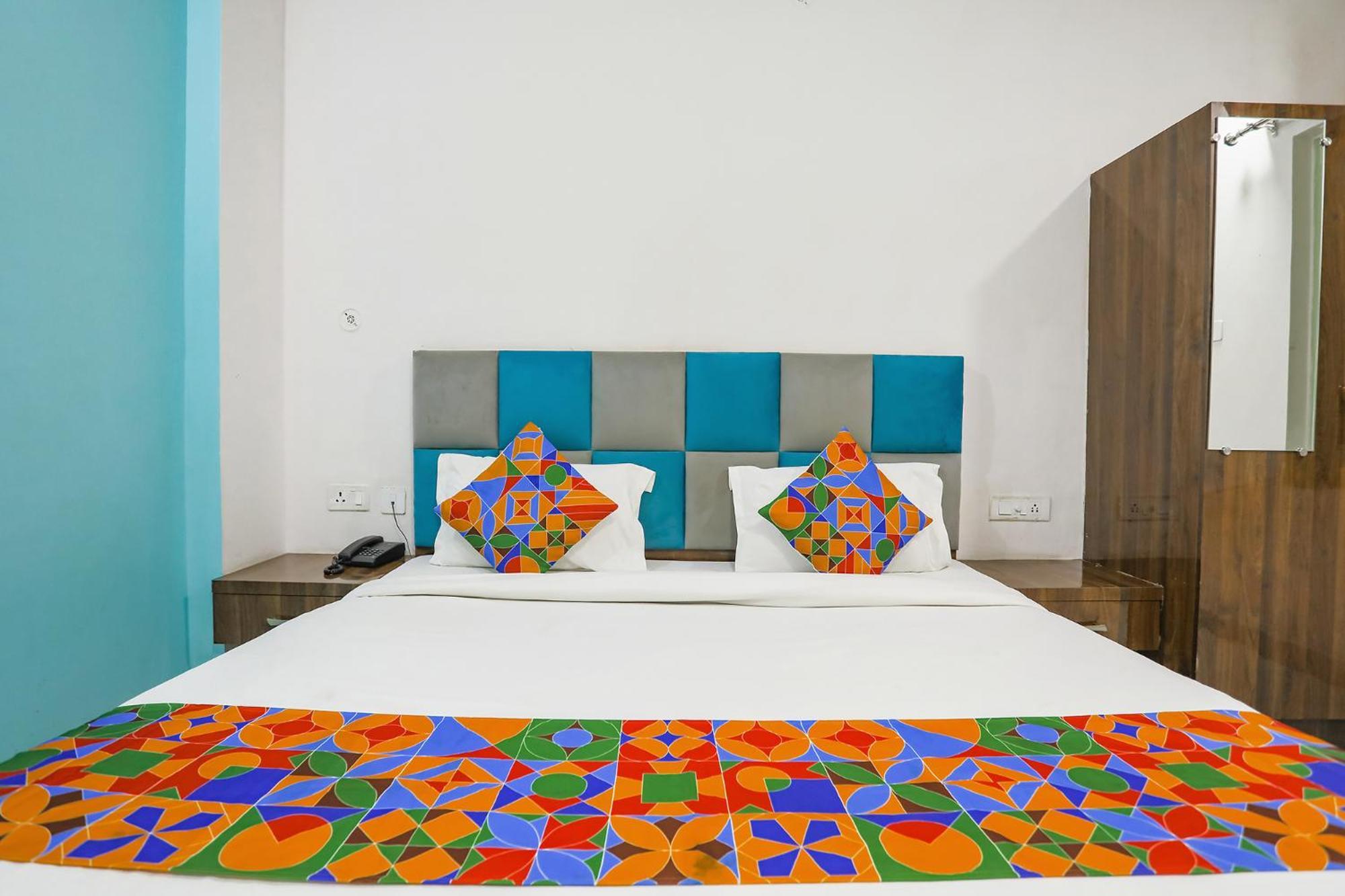 Fabhotel Sm Palace Chinhat Extérieur photo